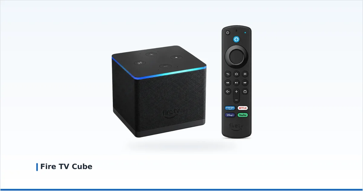 Amazon Fire TV Cube-boksen med Alexa-fjernkontrollen på nøytral hvit bakgrunn