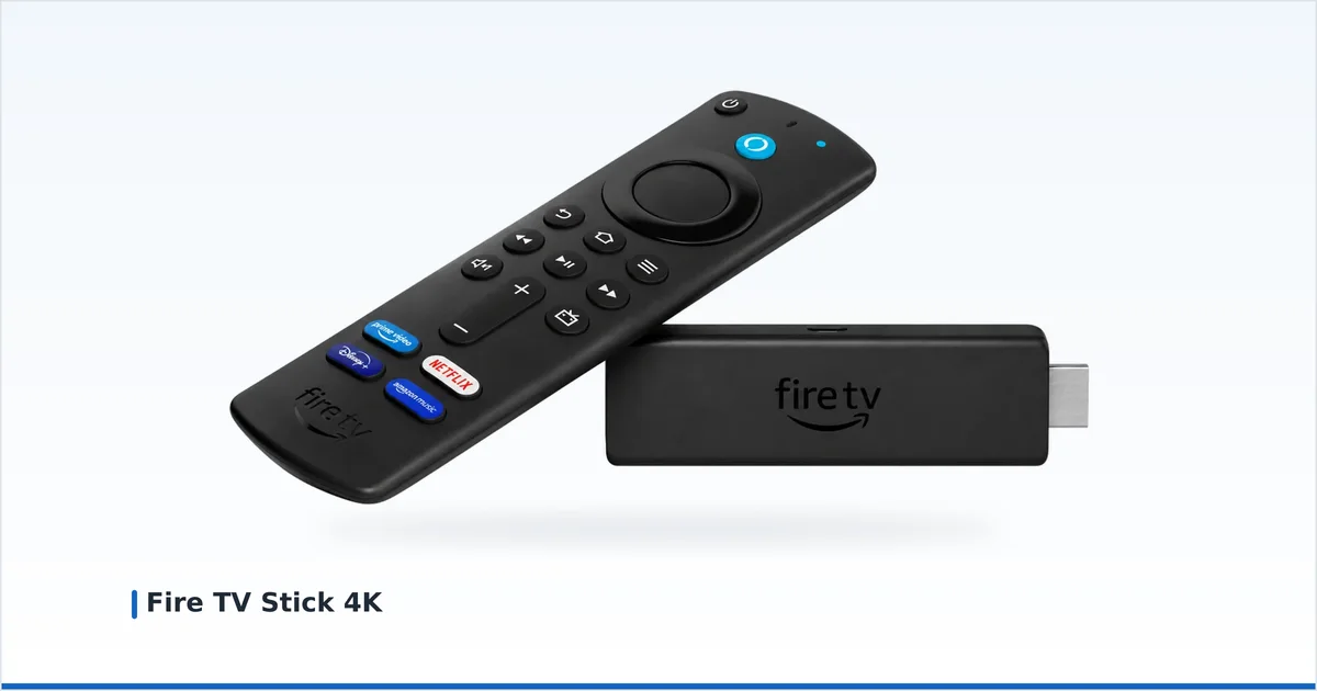 Amazon Fire TV Stick 4K strømmestick med Alexa-fjernkontrollen på nøytral hvit bakgrunn
